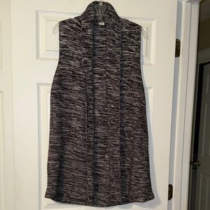GAP Black and White Knit Vest